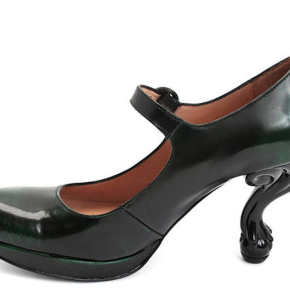 John Fluevog Queen Transcendent  Elizabeth